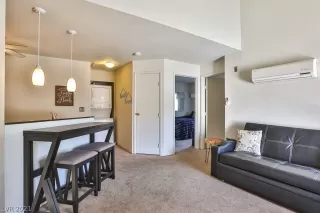 Photo #5: 2274162 Listing