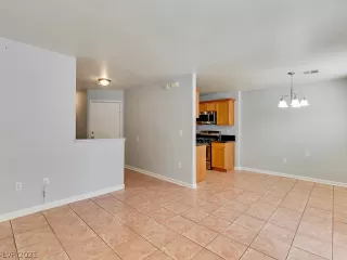 Photo #4: 2274167 Listing