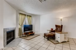 Photo #4: 2274186 Listing