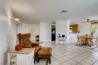 Photo #5: 2274186 Listing