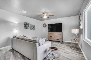 Photo #5: 2274249 Listing