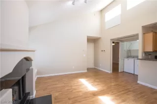 Photo #3: 2274341 Listing