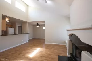 Photo #4: 2274341 Listing