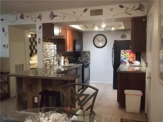 Photo #6: 2274355 Listing