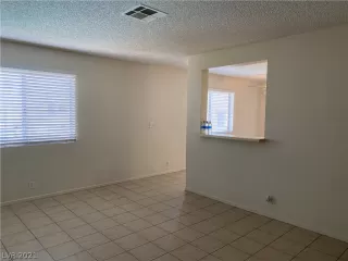 Photo #4: 2274371 Listing