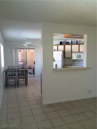 Photo #5: 2274371 Listing