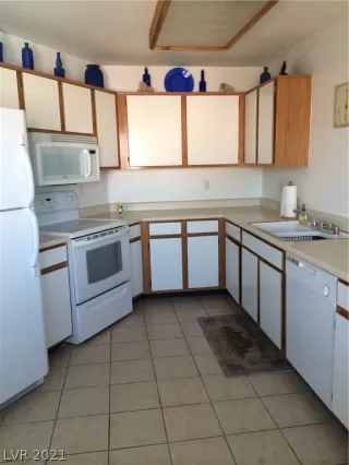 Photo #6: 2274371 Listing