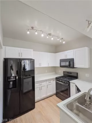 Photo #1: 2274384 Listing 