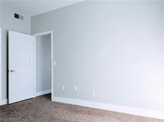 Photo #5: 2274384 Listing 