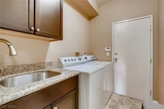 Photo #6: 2274400 Listing 