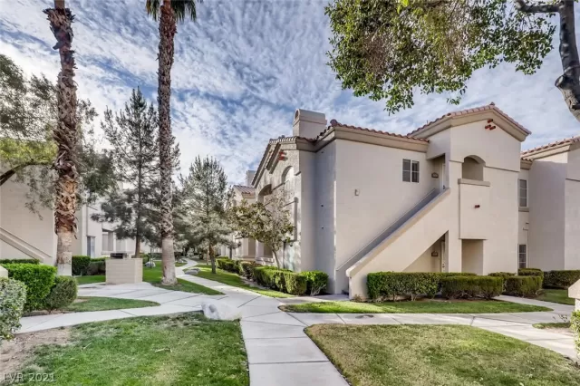 MLS: 2274422 Condo For Sale