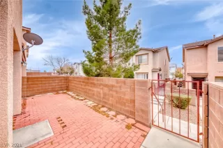 Photo #4: 2274432 Listing