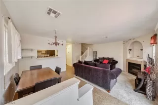 Photo #5: 2274432 Listing