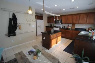 Photo #4: 2274446 Listing 