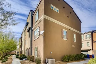 Photo #1: 2274449 Listing