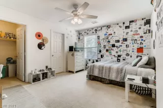 Photo #4: 2274449 Listing