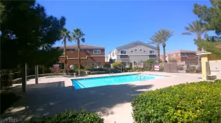 Photo #4: 2274477 Listing