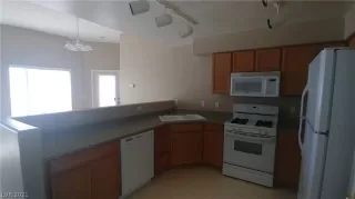 Photo #6: 2274477 Listing