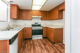 Photo #3: 2274494 Listing