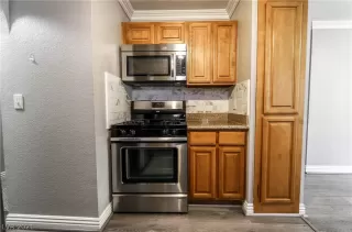 Photo #4: 2274496 Listing