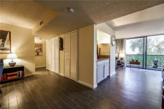 Photo #5: 2274502 Listing