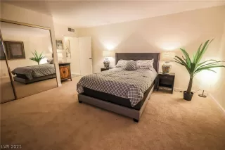 Photo #6: 2274502 Listing