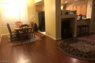 Photo #4: 2274572 Listing