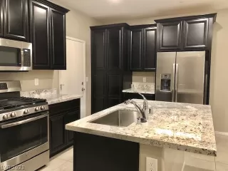 Photo #5: 2274575 Listing 