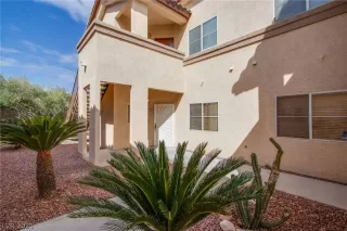Photo #4: 2274597 Listing