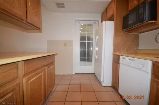 Photo #4: 2274602 Listing 