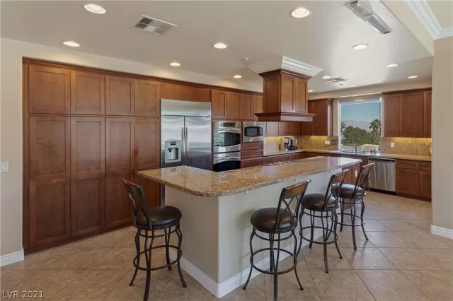 MLS: 2274647 Condo For Sale