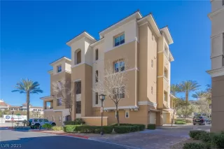 Photo #2: 2274647 Listing