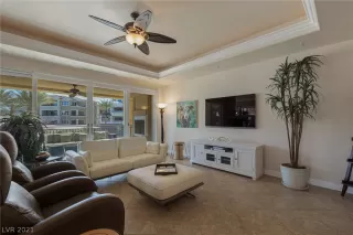 Photo #5: 2274647 Listing