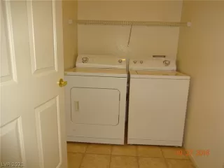 Photo #5: 2274722 Listing 