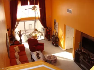 Photo #2: 2274735 Listing