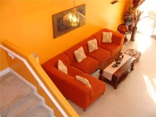 Photo #3: 2274735 Listing