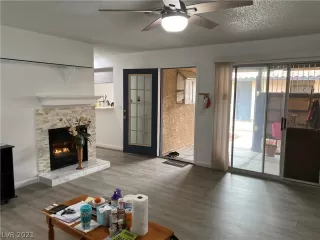 Photo #5: 2274743 Listing