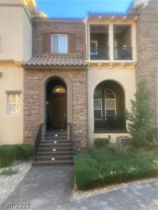 Photo #2: 2274748 Listing