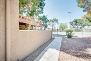 Photo #4: 2274768 Listing