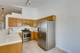 Photo #2: 2275817 Listing 