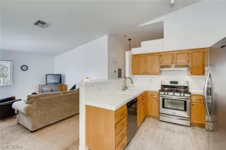 Photo #3: 2275817 Listing 