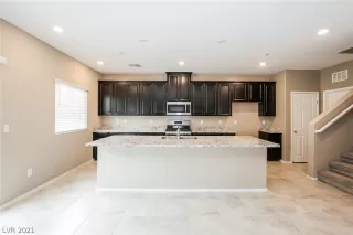 Photo #1: 2275836 Listing