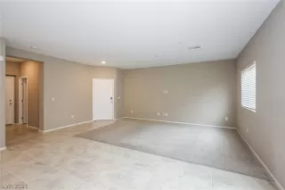 Photo #2: 2275836 Listing