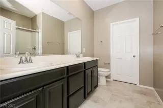 Photo #3: 2275836 Listing