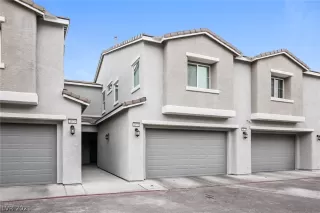 Photo #5: 2275836 Listing