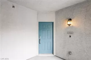 Photo #6: 2275836 Listing