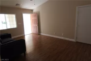 Photo #3: 2275885 Listing