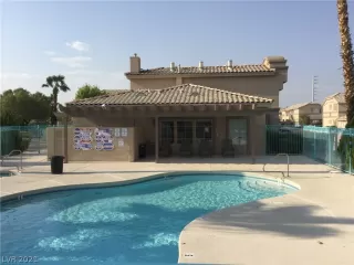 Photo #3: 2275901 Listing 