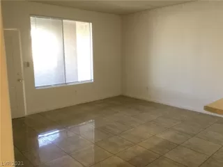 Photo #4: 2275901 Listing 