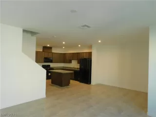 Photo #4: 2275975 Listing 